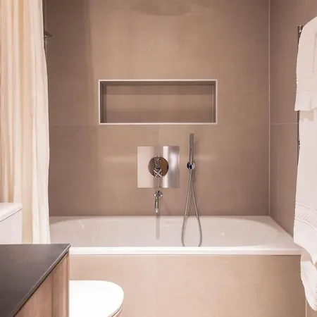 La Ruinette-spacious 3-bed With Wonderful Views Lejlighed *